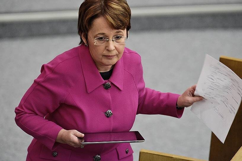 Оксана Дмитриева: У страны есть уникальные возможности роста, но ее загоняют в стагнацию и рецессию