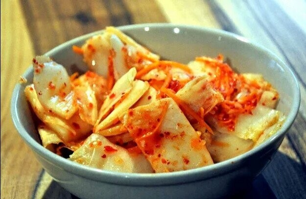 Февральский огонёк: как заквасить корейское кимчи из пекинской капусты за 5 дней и поддержать иммунитет