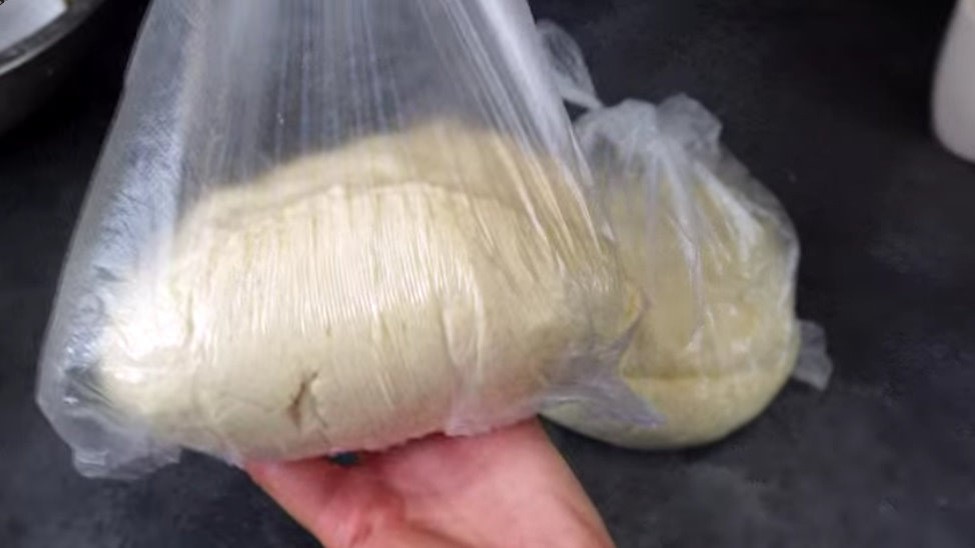 Тесто для пирожков в пакете: секрет рецепта, который удивит всех — мягкое как пух и не черствеет днями