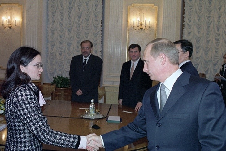 НАМ ПИШУТ: Мир уже избавился от шарлатанства монетаризма. Последние фанатики остались только в России — в Центробанке