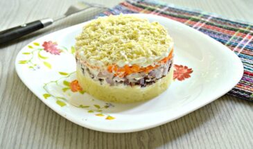 Салат на 8 Марта за 15 минут: бюджетнее «Мимозы» — рецепт, который спасёт праздничный стол