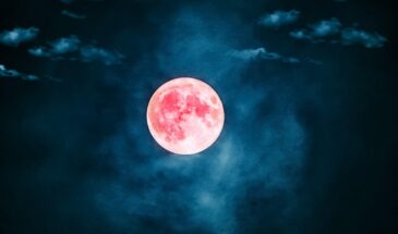 Кровавая Луна 3 марта: где в России увидят редкое затмение, а кому не повезёт