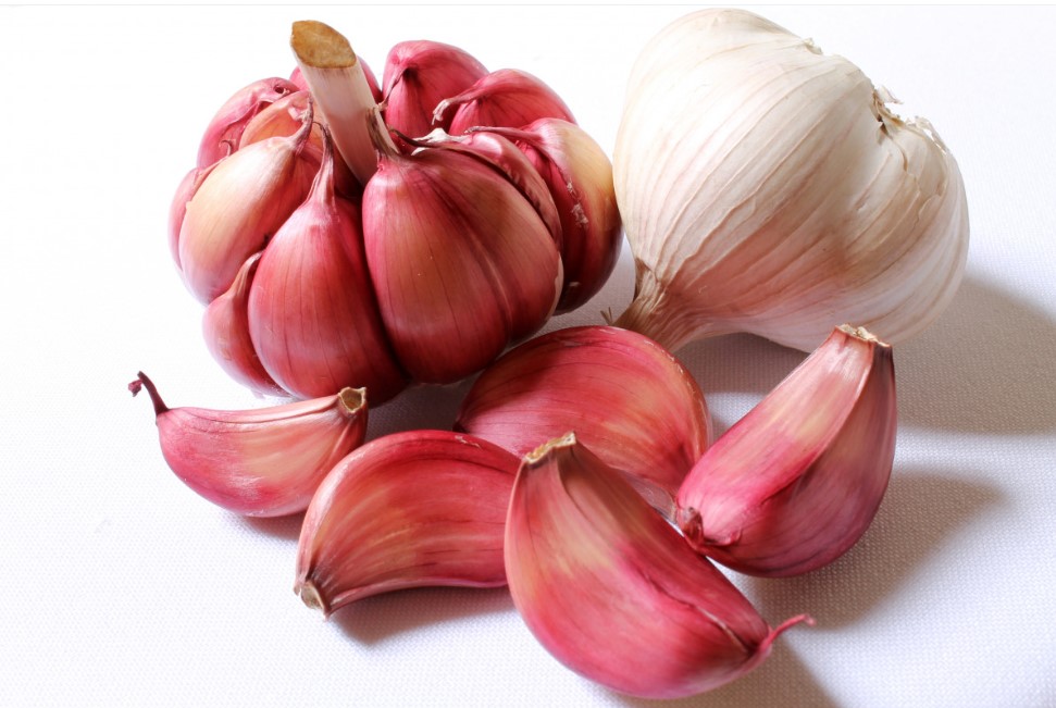 Вода и чеснок против тромбов: простой список от врача, который спасёт ваши сосуды