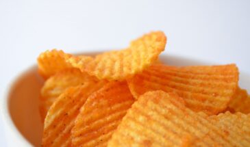 Чипсы по ГОСТу: сколько крошек и жира теперь можно в пачке — новые правила для России