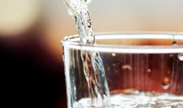 Не можете пить воду? Врач объяснил, почему организм сопротивляется и как это исправить