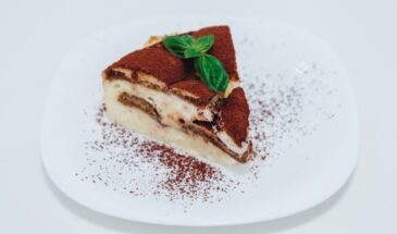 Творожный тирамису за 5 минут: десерт как в итальянском кафе из трёх ингредиентов