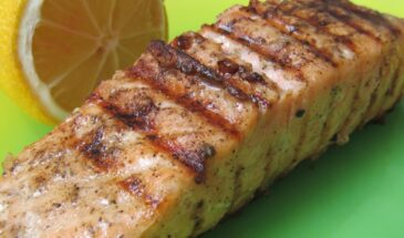 Лосось за 45 минут: один рецепт, который сделает ваш праздничный ужин на 8 Марта незабываемым