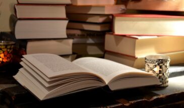 Планшет не заменит: зачем дома нужны бумажные книги