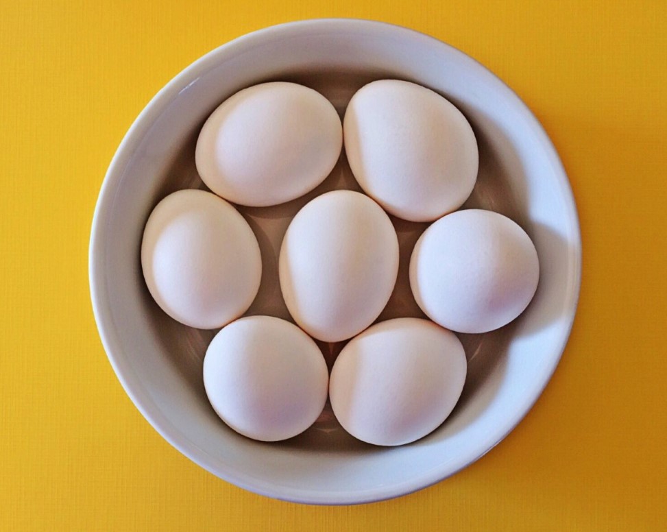 Секрет солнечных пасхальных яиц: эта специя заменит химические красители