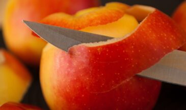 Вы выбрасываете половину пользы: зачем есть кожуру фруктов