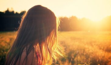 Витамины в шампунь: одна ампула — и волосы гуще уже после первого мытья. Аптечный лайфхак, который работает