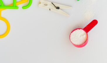 Сыплю 3 ложки на пятно: следы пота исчезают на глазах — копеечная хитрость!