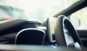 Сырость в машине исчезнет за 15 минут: копеечный мешочек под сиденьем, о котором вам не скажут в автосервисе