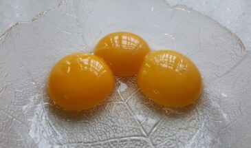 Секрет ресторанного теста для пельменей: сколько желтков добавлять для идеального цвета и текстуры