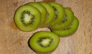Киви перед сном: как фрукт помогает справиться со стрессом и улучшить качество отдыха