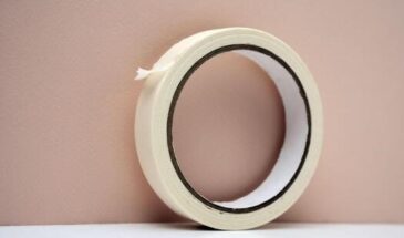 Следы от скотча исчезнут за минуты: три простых способа без химии