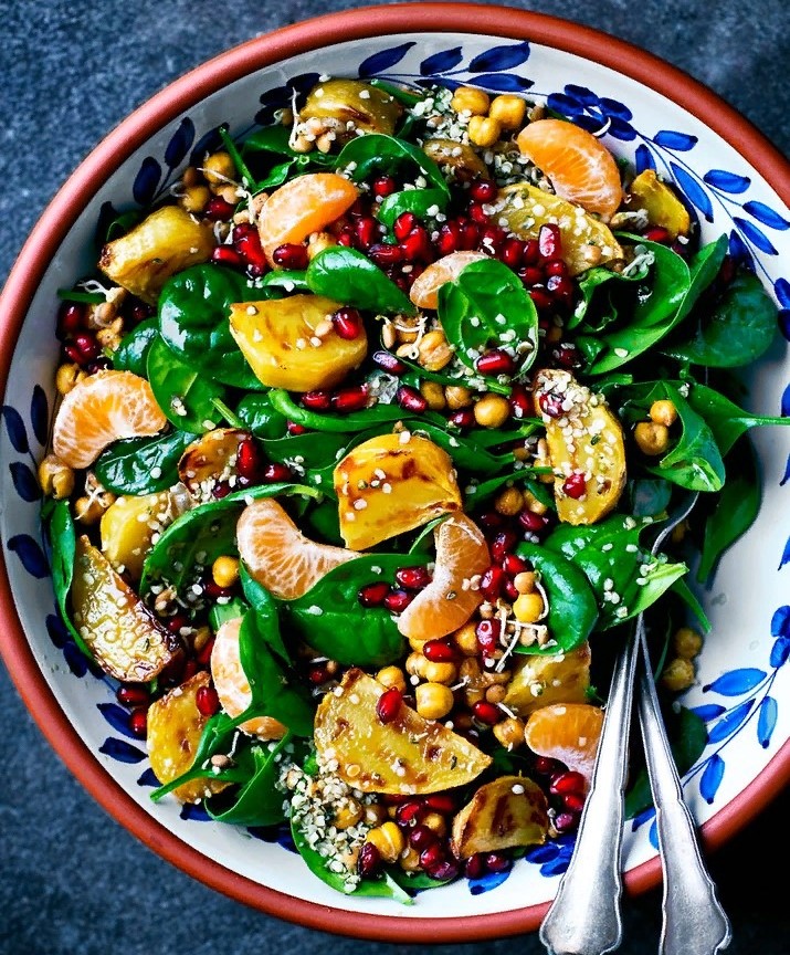 Свекольный салат с гранатом: одна заправка превращает обычные овощи в витаминную бомбу для иммунитета