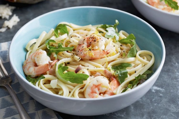 Паста с креветками или курицей: один рецепт, который спасёт любой ужин