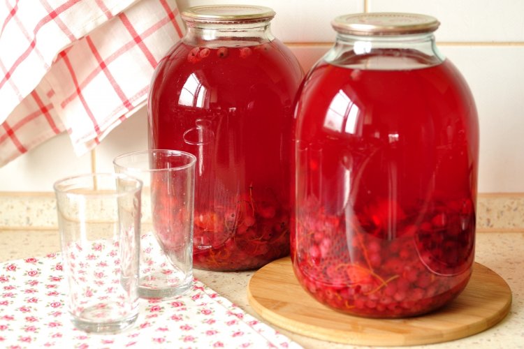 Домашние заготовки: какие компоты и консервы безопасны, а какие — риск для здоровья