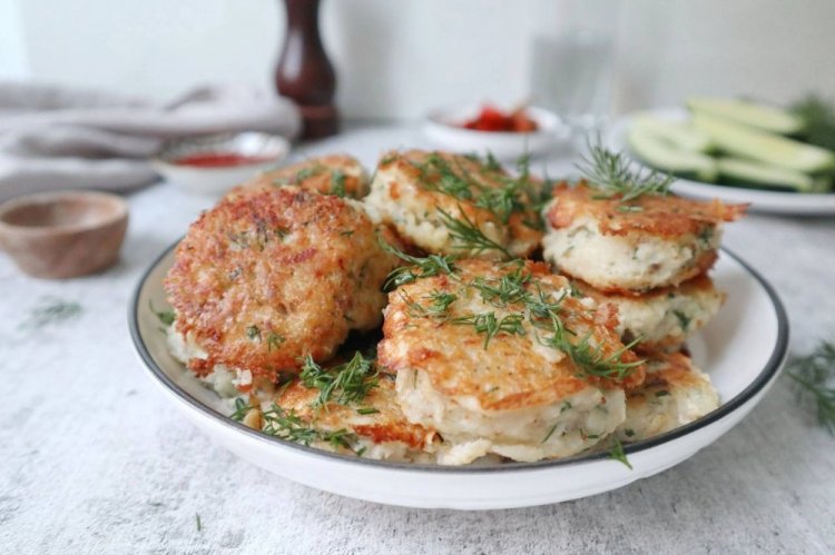 Минтай стоит копейки, а котлеты из него нежнее мясных: рецепт, который вернёт вкус детства