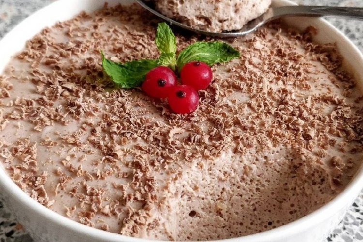 Шоколадный мусс с творогом: десерт за 10 минут без выпечки