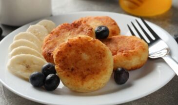 Сахар больше не нужен: что добавить в сырники, чтобы они стали в 10 раз вкуснее