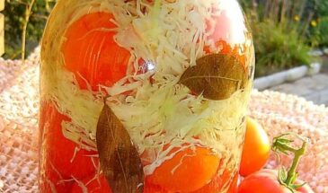 Маринованная капуста с помидорами: спасёт любой ужин — готовится просто, съедается первым