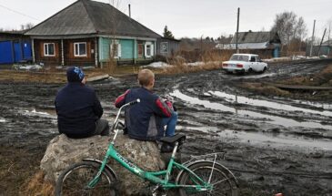 Россияне стали экономить на всем и живут без сбережений, а число долларовых миллиардеров растет