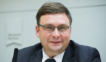 На идеологическом фронте без перемен: воруют, пилят, грабят