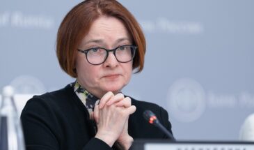 Ормуз блокирован, а рубль на распутье — Центробанк не знает что делать: в соросовских книжках про такое не написано