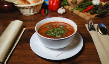 Орехи в харчо: секрет супа, который согреет всю семью