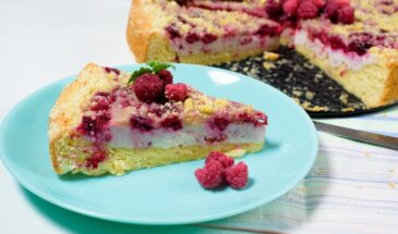 Тарт с творогом и малиной: простой рецепт французского десерта за 1 час