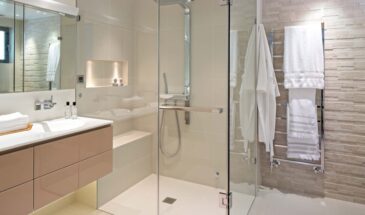 Частый душ вредит коже: одна ошибка, которую совершают почти все