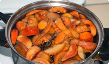 Компот из сухофруктов, который лечит лучше таблеток: рецепт напитка, который вернёт силы и иммунитет за копейки