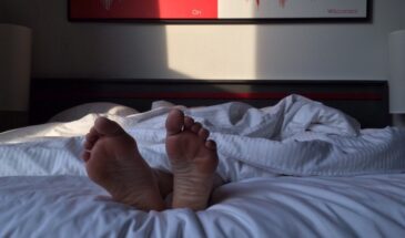 Усталость по утрам: одна привычка перед сном, которая крадёт ваши силы