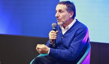 «Сжечь напалмом»: ставленник Грефа Артем Соловейчик озвучил программу уничтожения российского образования