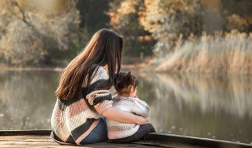 Лучше одна, чем с кем попало: российские женщины всё чаще выбирают материнство без мужа — и что с этим делать государству