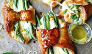 Слойки со спаржевой фасолью и сыром: одна хитрость с тестом — и выпечка получается идеальной