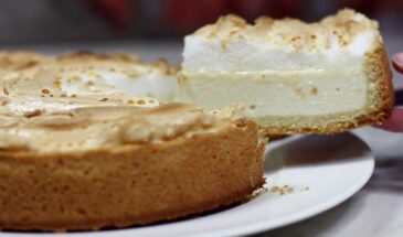 Ленивый творожный пирог: одна хитрость с заморозкой — делает десерт нежнее сырников