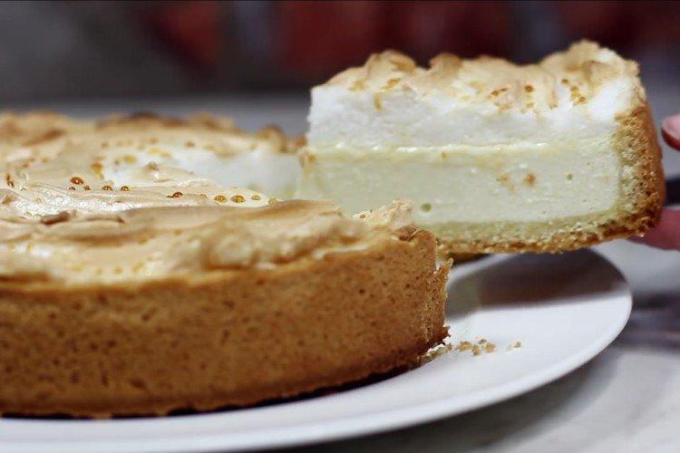 Ленивый творожный пирог: одна хитрость с заморозкой — делает десерт нежнее сырников