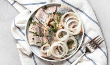 Селёдка — эликсир молодости после 60: копеечная рыба сокращает риск деменции на 20%