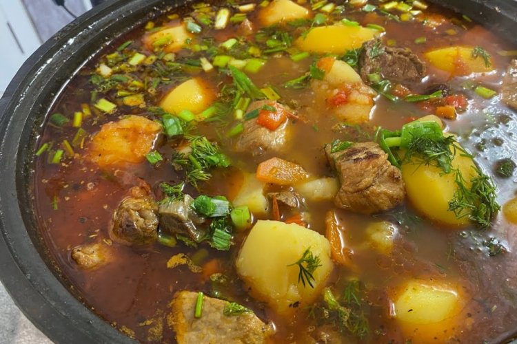 Шурпа на костре: одна ошибка с мясом — и бульон останется мутным, как вода