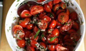 Помидоры в холодильнике: один приём, который делает закуску вкуснее через 2 часа