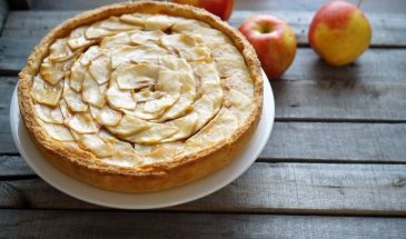 Этот тарт исчезает за минуту: яблочный десерт с карамелью, который выглядит как работа шефа, а готовится за полчаса