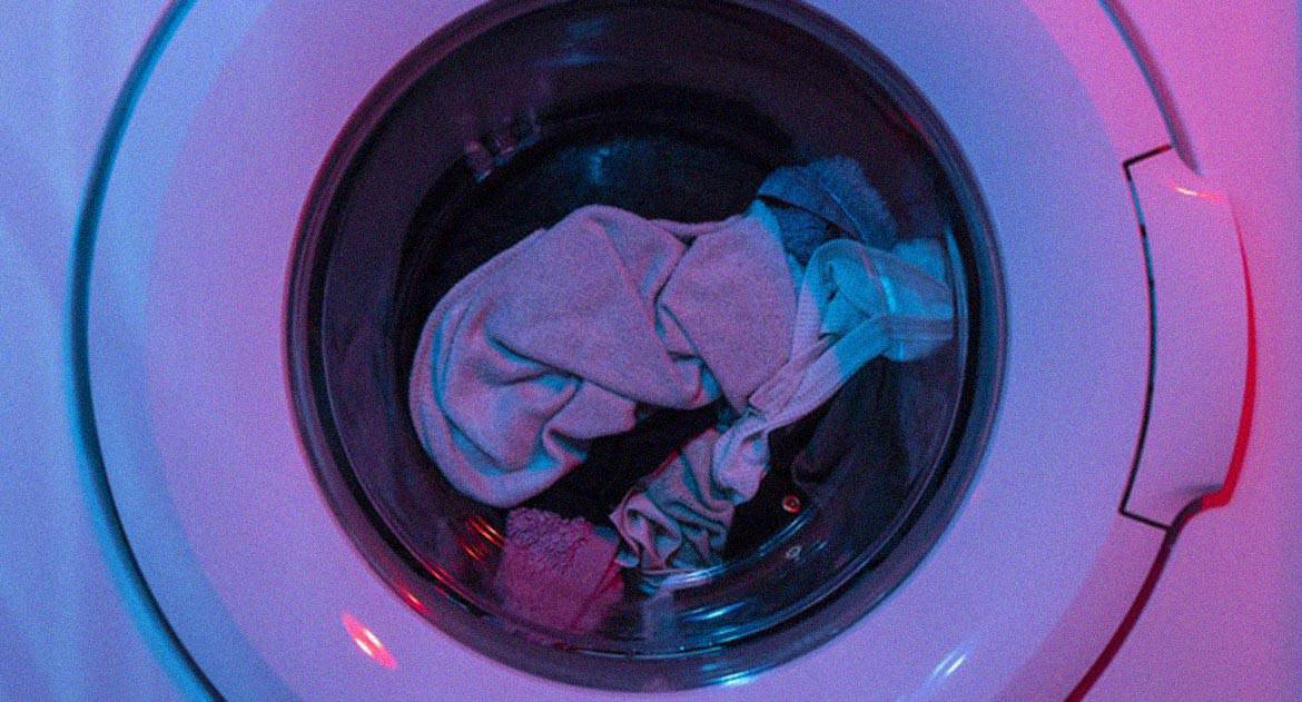 Не успела достирать в Чистый Четверг: что делать со стиркой в Страстную Пятницу