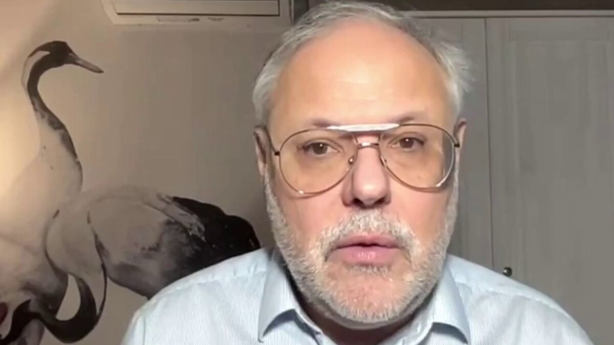 Михаил Хазин: Мир сошел с ума и быстро разрушается. Россия должна задать вектор дальнейшего развития