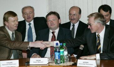 Шохин жалуется на нищету, а тем временем буржуазия богатеет, обирая страну