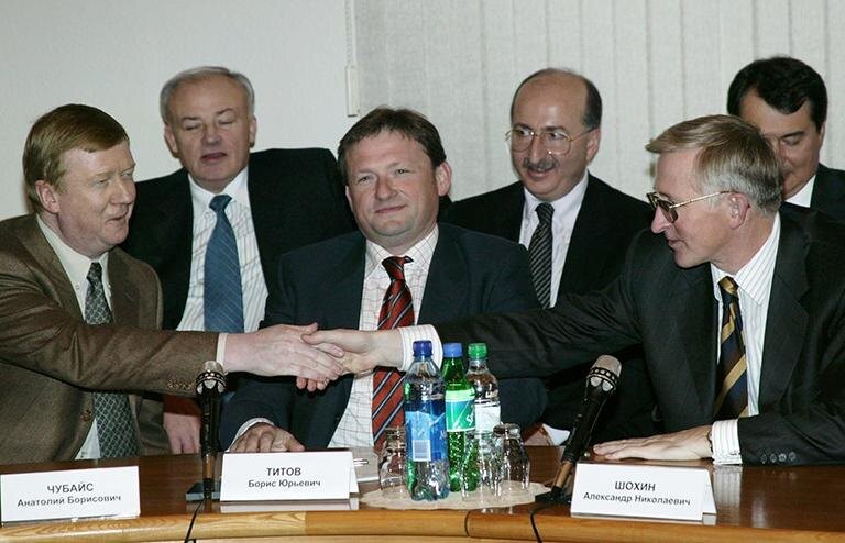 Шохин жалуется на нищету, а тем временем буржуазия богатеет, обирая страну