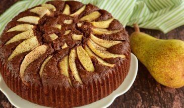 Итальянский шоколадный пирог с грушами: десерт, который готовится 25 минут и исчезает со стола первым