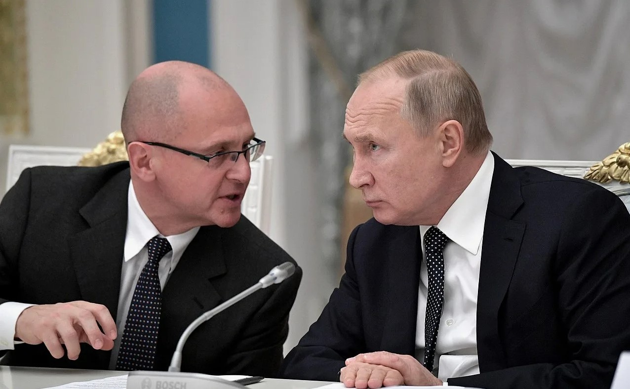 Блогеры и политологи нашли замену Путину: предлагают присмотреться к Кириенко